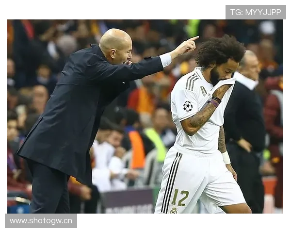 皇马体育平台携手科技企业打造智能化管理系统优化俱乐部运营效率 皇马体育平台携手科技企业打造智能化管理系统优化俱乐部运营效率